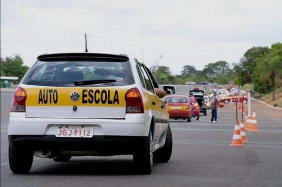 Detran-SP muda regras do exame prático da CNH e retira prova de baliza em todo o estado