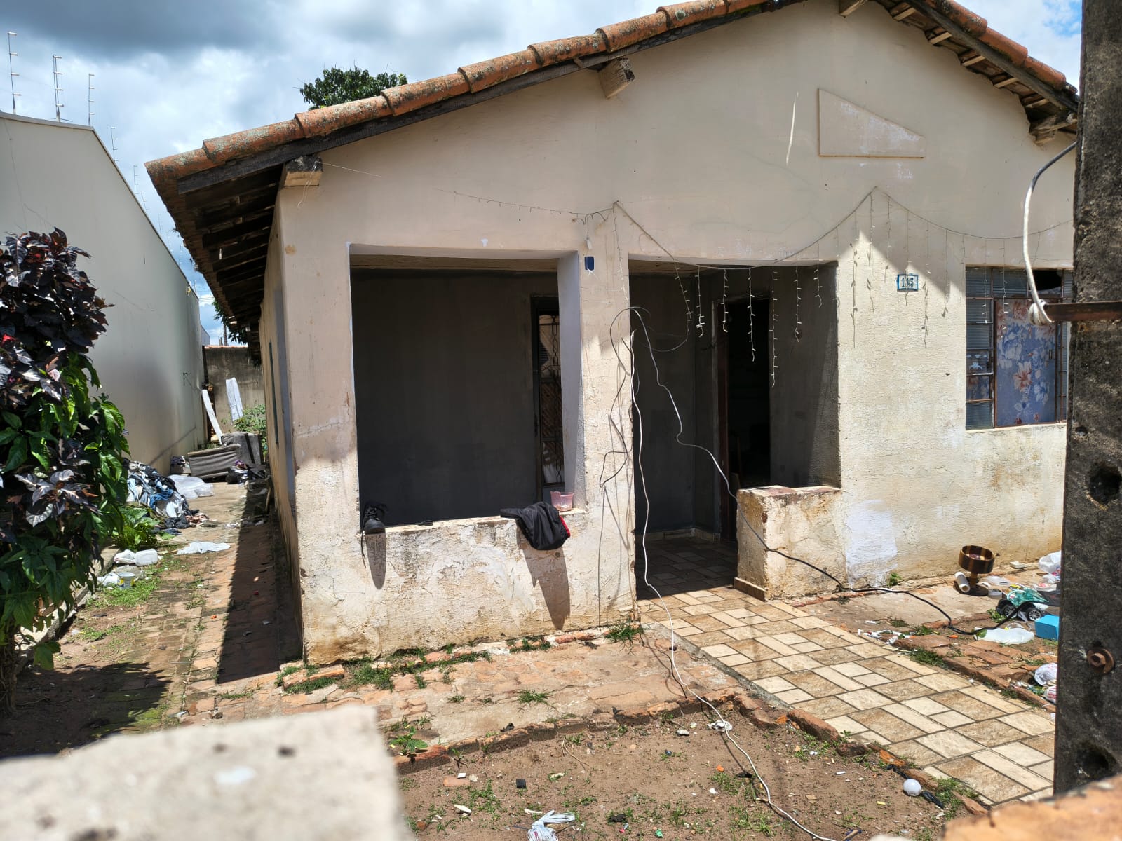 Ação integrada das forças de segurança flagra furto de energia em residência invadida em Ibaté