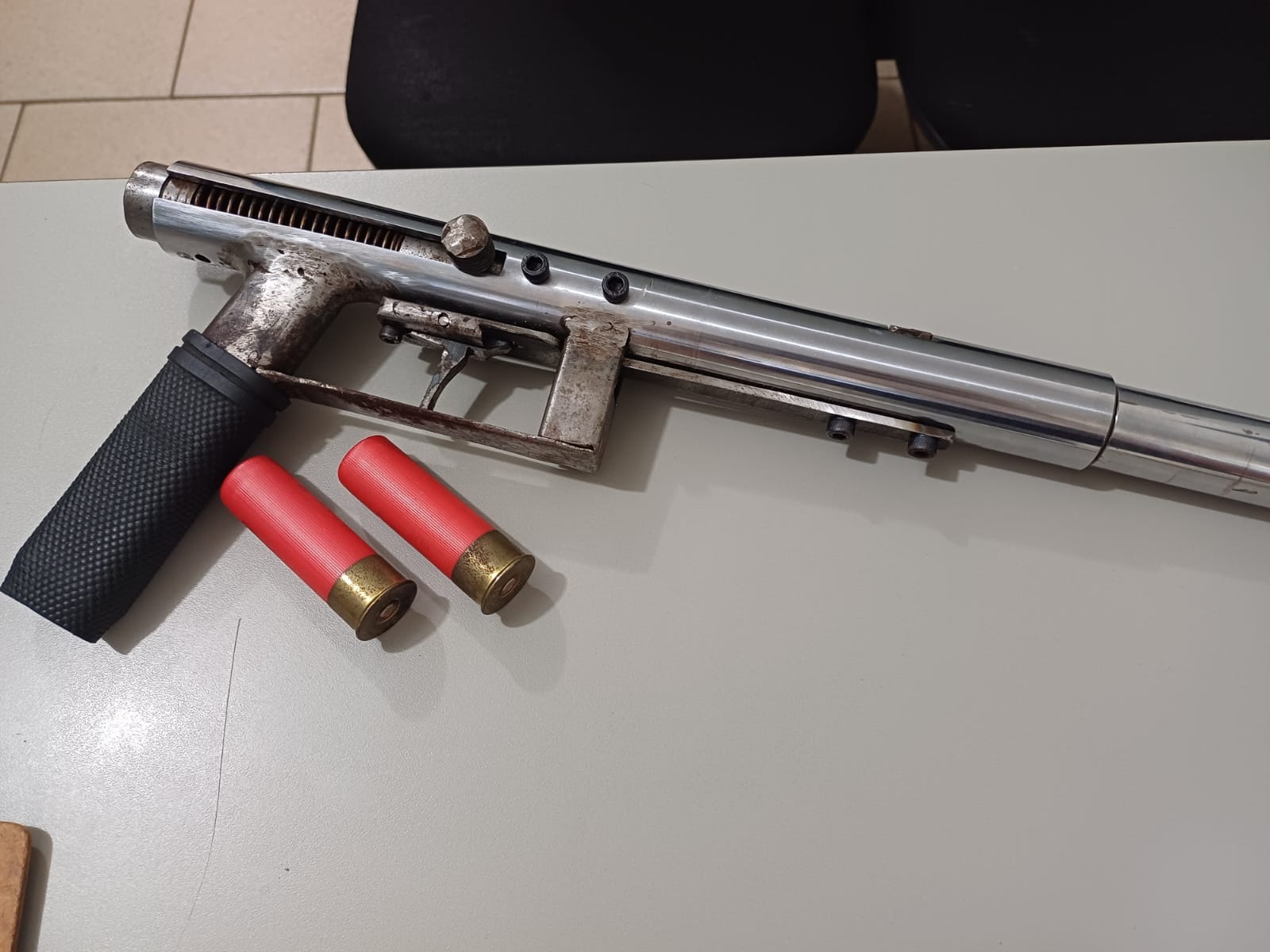 Polícia Civil de Ibaté apreende arma de fogo durante operação no Jardim Cruzado