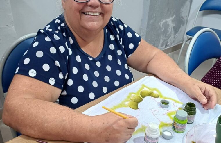 🎨🧵 Casa do Idoso promove aula de pintura em tecido para iniciantes
