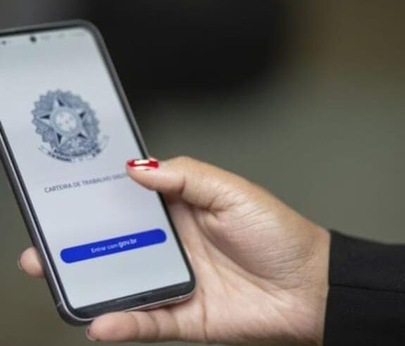 Trabalhadores já podem consultar direito ao Abono Salarial 2026