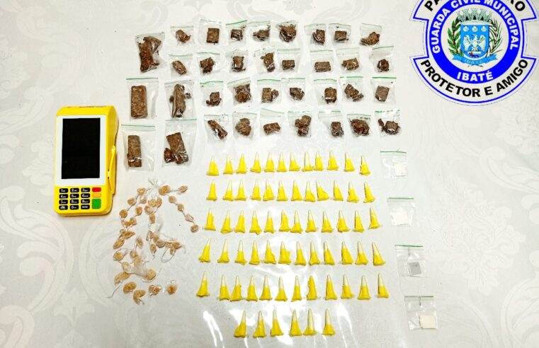 Suspeito foge e GCM encontra drogas e máquina de cartão no Jardim Cruzado