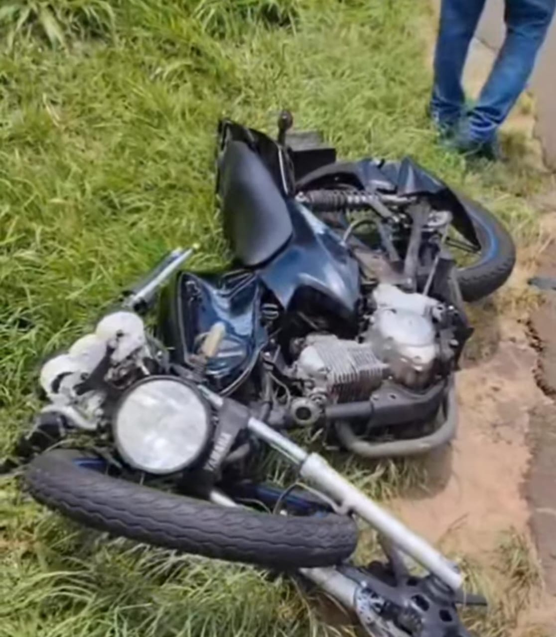 Acidente entre duas motocicletas é registrado na SP-215 em São Carlos