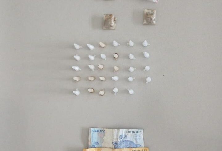 Polícia Militar prende homem por tráfico de drogas no Conjunto Habitacional Antônio Moreira