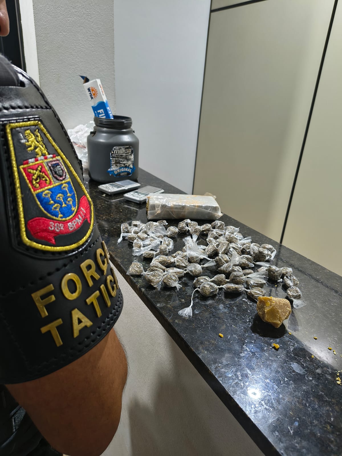 Operação Impacto Carnaval da PM apreende drogas em casa usada para preparo e venda em Ribeirão Bonito