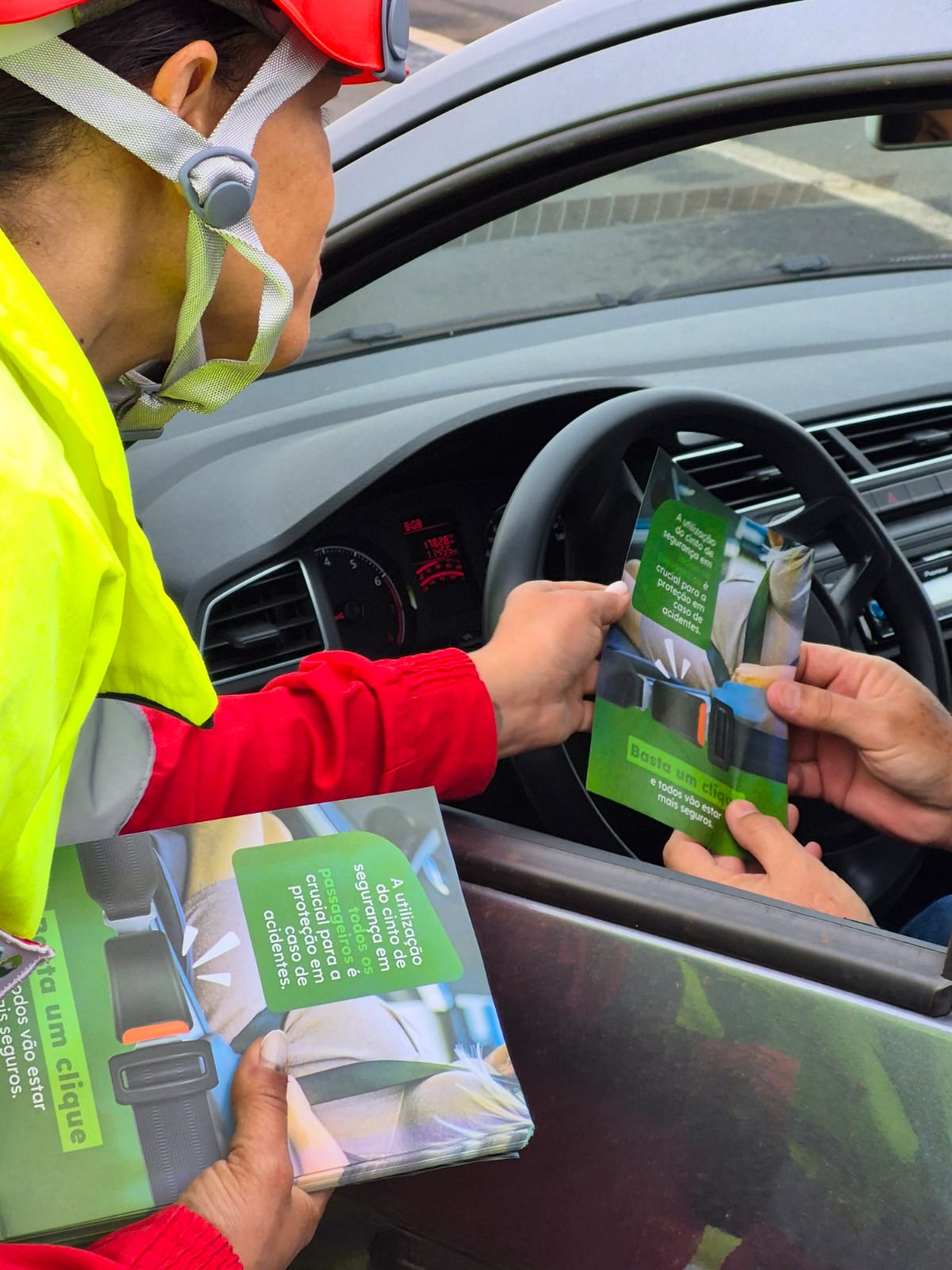 Ecovias realiza ação “Vá Seguro, Motorista” na SP-310 em São Carlos