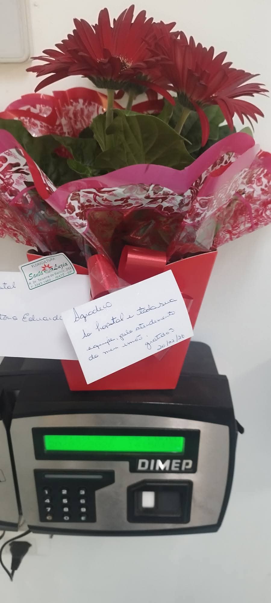 🌸 Gratidão que floresce no Hospital de Ibaté emociona equipe de saúde 🌸