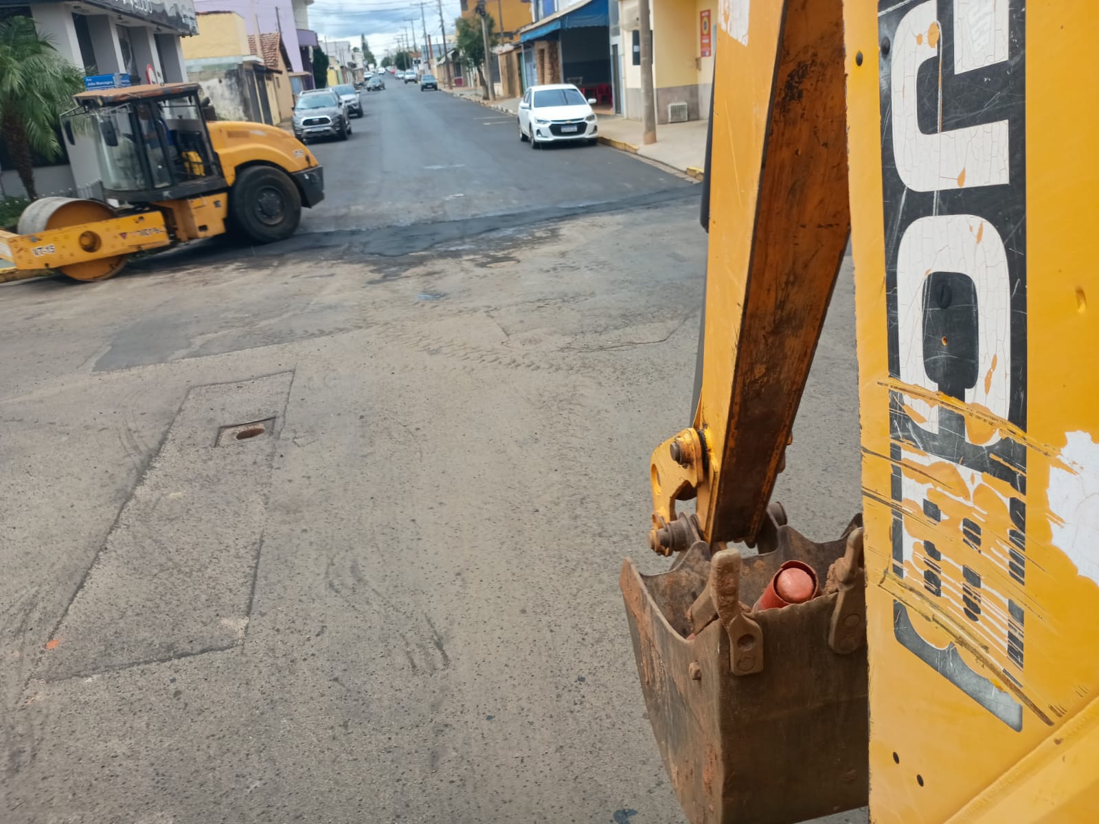 Prefeitura de Ibaté intensifica operação tapa-buraco em diversos bairros