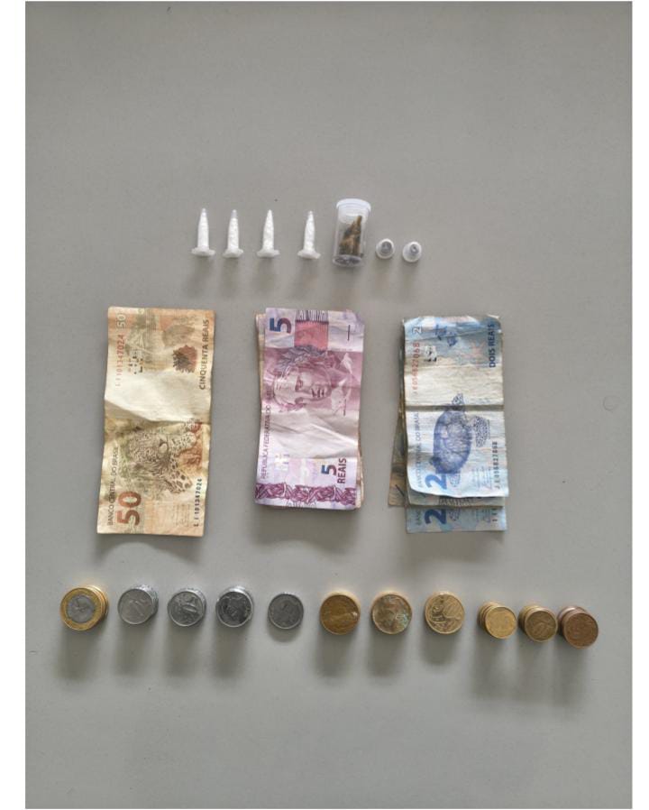 🚨 GCM apreende drogas e dinheiro em praça no Jardim Cruzado, em Ibaté