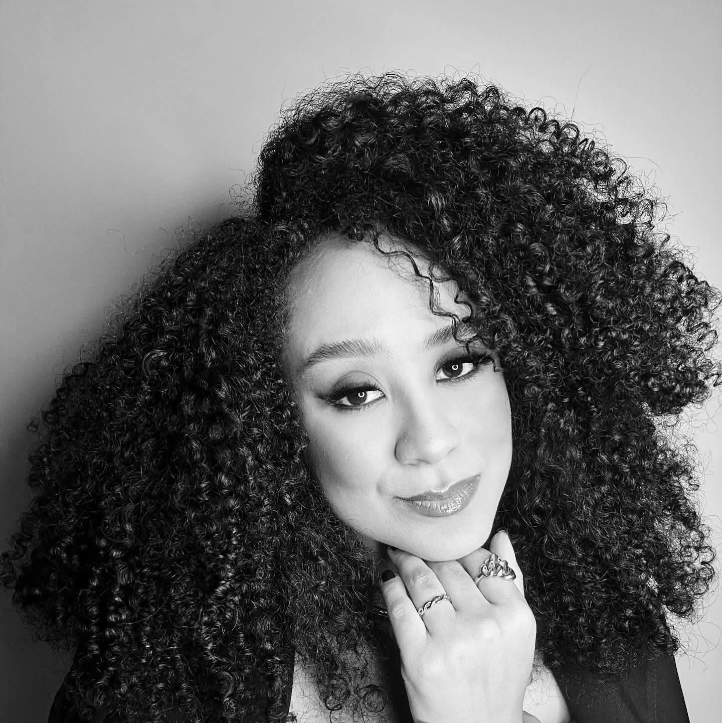 Nesta semana em que se celebra o Dia Internacional da Mulher, o Studio & Academy Milena Souza lembra que a data vai muito além de presentes: é sobre valorizar a força, a coragem e a essência de cada mulher. ✨