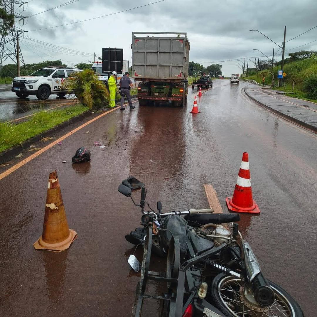 🚨Homem morre após grave acidente de moto na Avenida Abdo Najim, em Araraquara