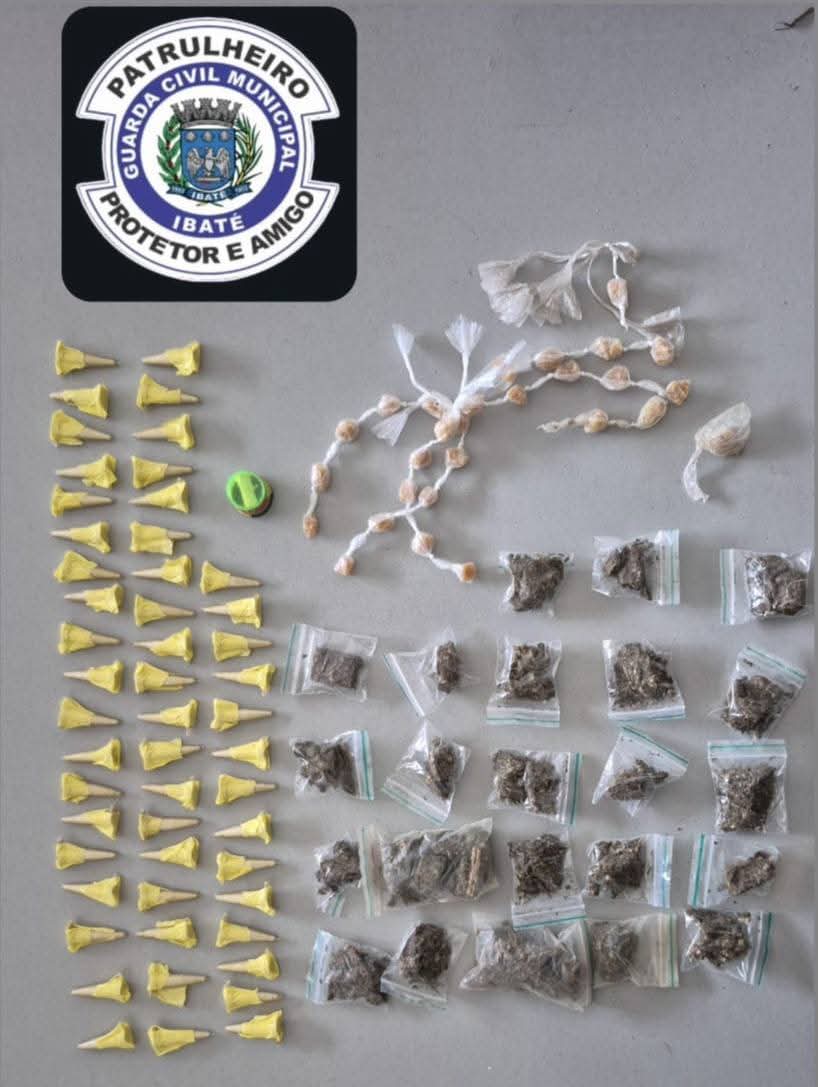 🚨 GCM de Ibaté apreende drogas prontas para venda em praça no Jardim Cruzado