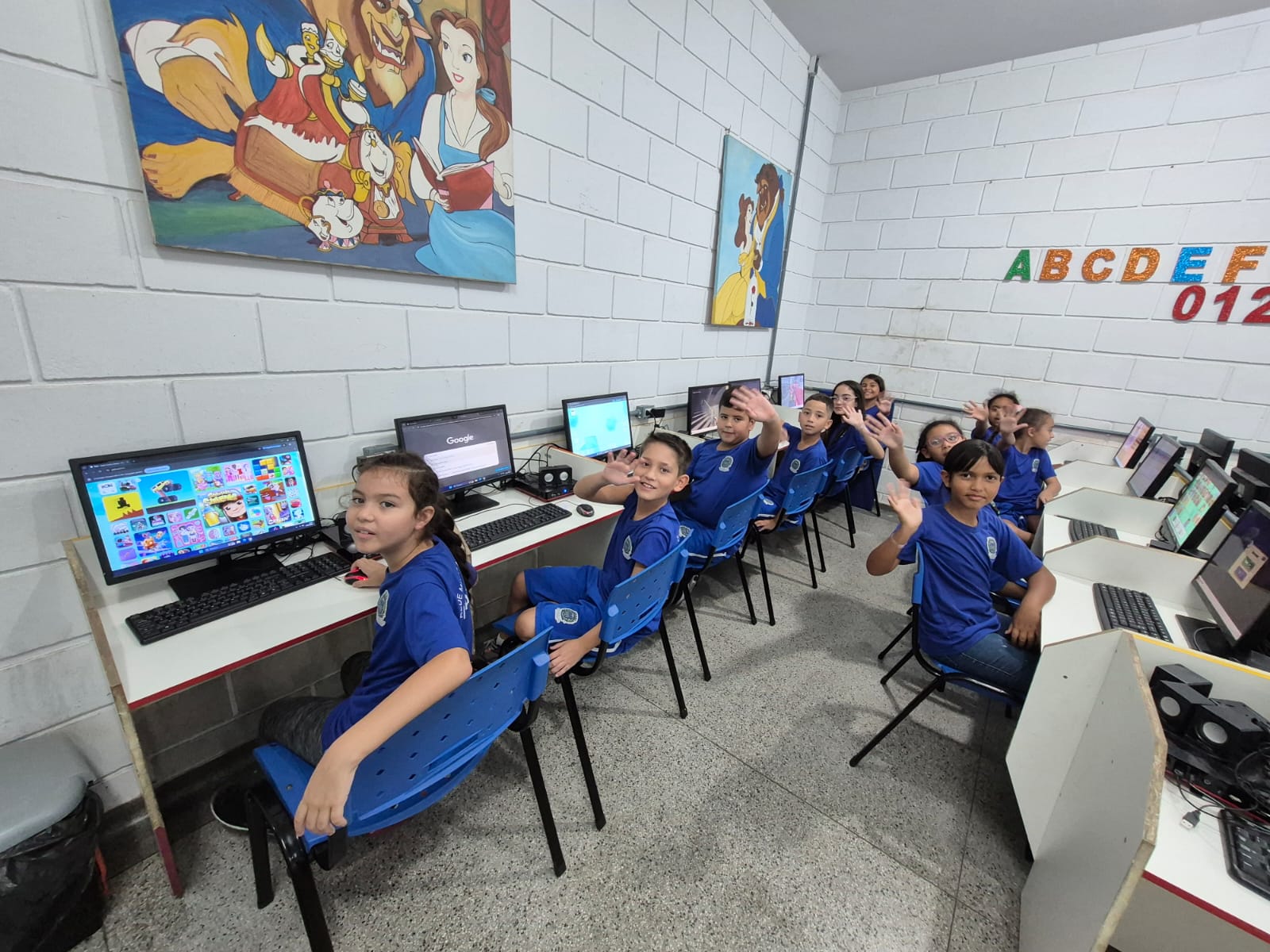 🚨Prefeitura de Ibaté mantém aulas de informática e amplia educação digital nas escolas