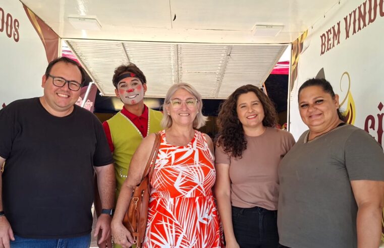 Espetáculo de circo emociona e promove manhã especial para usuários de projetos sociais em Ibaté