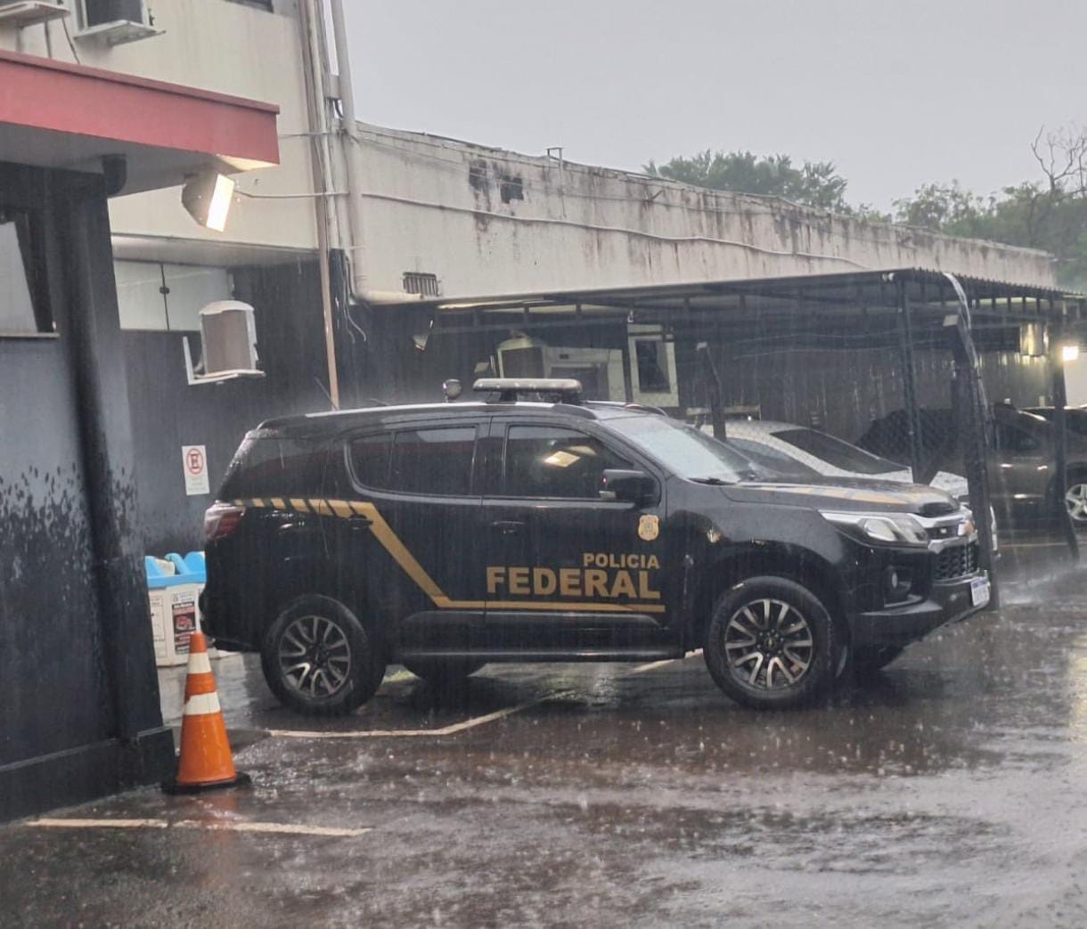 Polícia Federal prende mulher suspeita de crimes digitais contra crianças em São Carlos