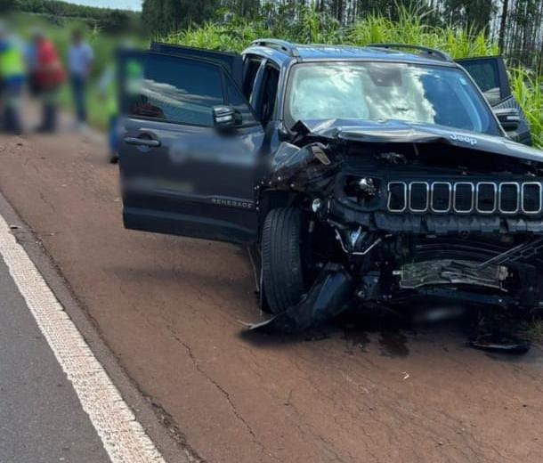 🚨Motorista fica ferido após colisão frontal na SP-215, em Dourado