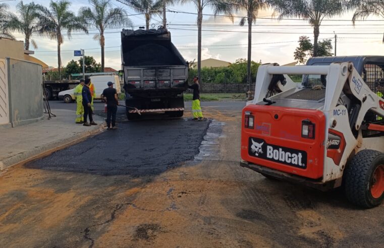 ✅Operação tapa-buraco melhora vias no bairro Popular em Ibaté