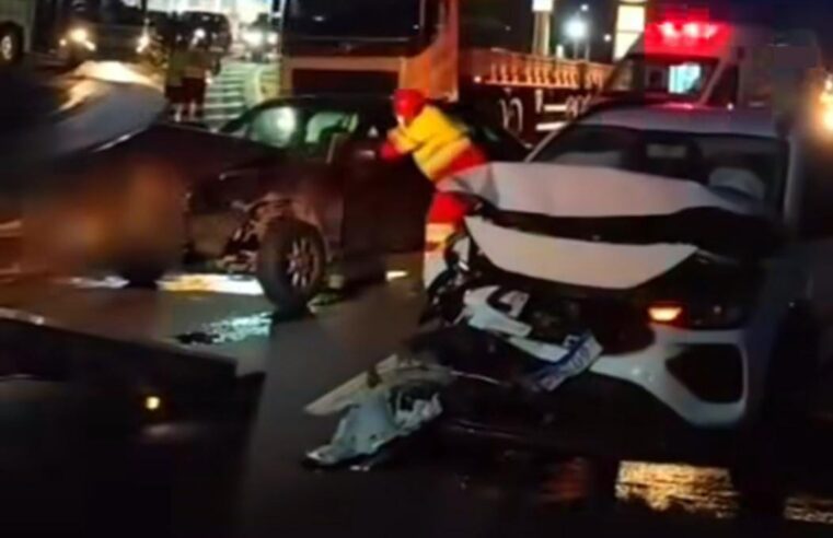 Carro sem motorista invade a rodovia Washington Luís e causa acidente em São Carlos