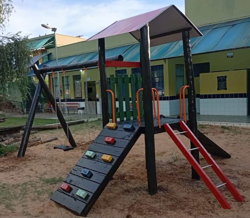 ✅ Prefeitura de Ibaté inicia reforma de parquinhos e reforça cuidado com alunos da rede municipal