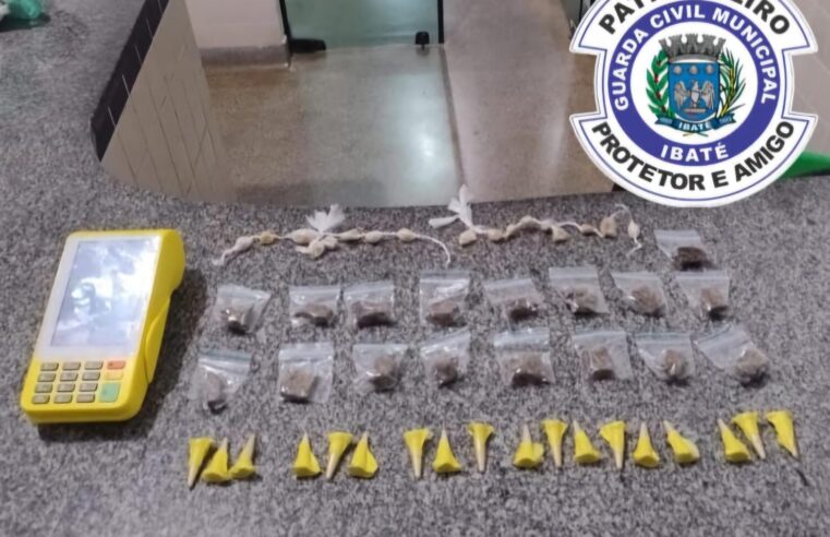 🚨 GCM apreende drogas e máquina de cartão em praça do Jardim Cruzado