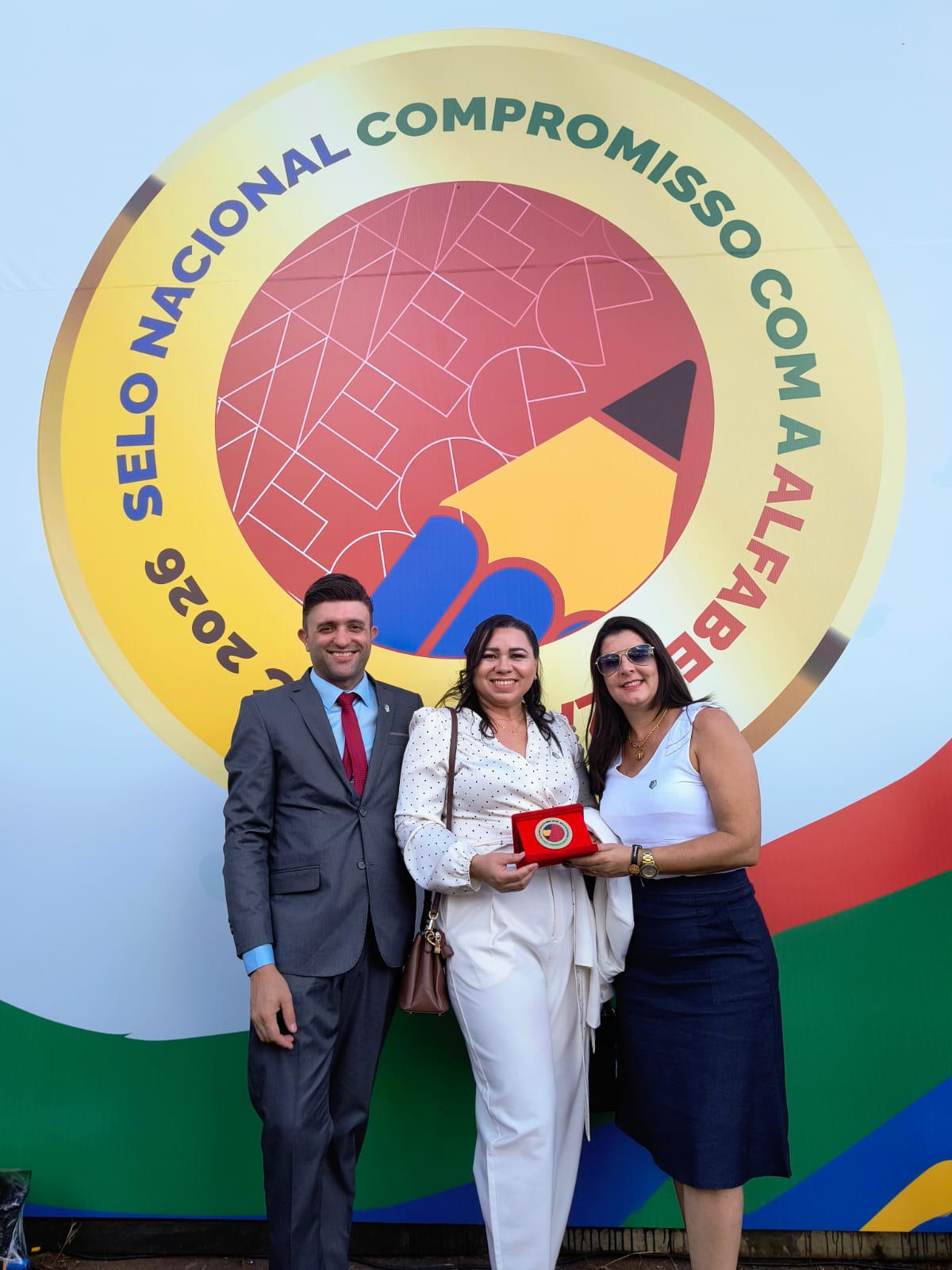 📌 Ibaté conquista medalha de ouro do Selo Nacional de Alfabetização pela segunda vez