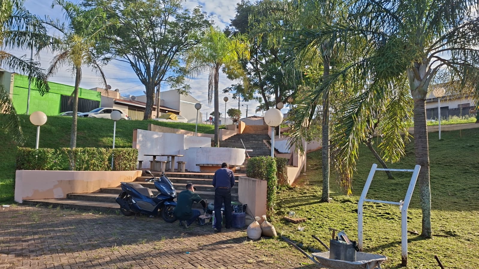 📌 Prefeitura intensifica revitalização da Praça do Jardim Mariana para garantir mais conforto à população