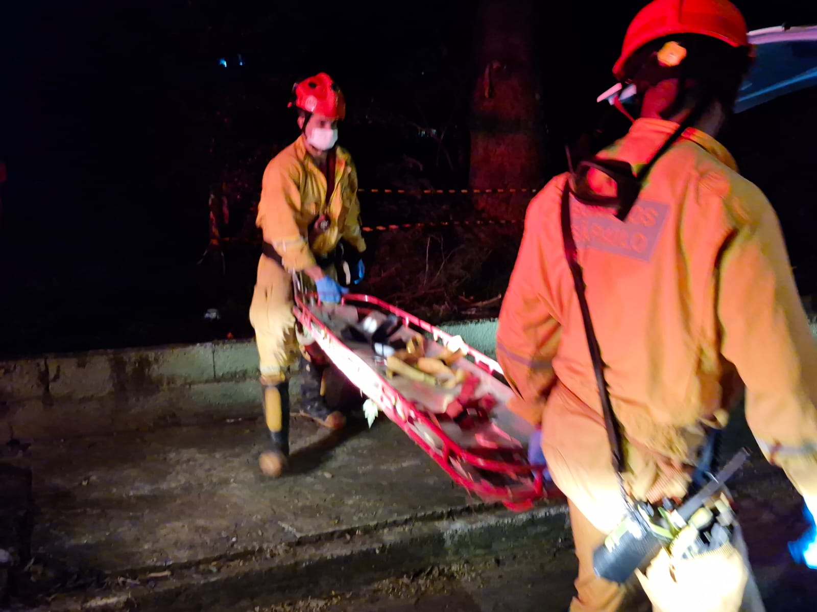 🚨 Corpo de homem é encontrado em córrego e polícia investiga as causas da morte