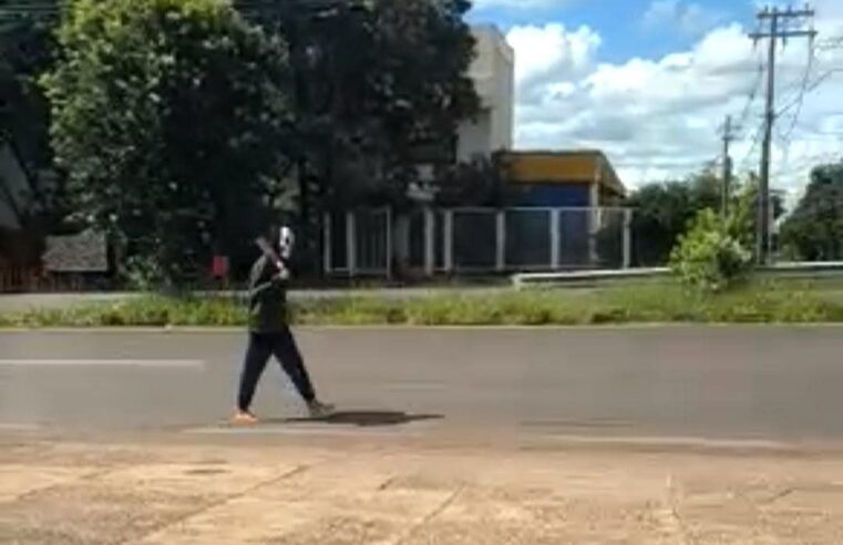 🚨 Homem armado com facão é contido pela GCM após ameaças em Araraquara