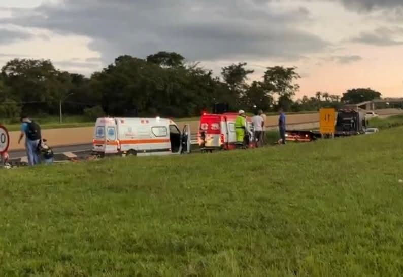 🚨 Motociclista morre em colisão com caminhão em Araraquara 🚨