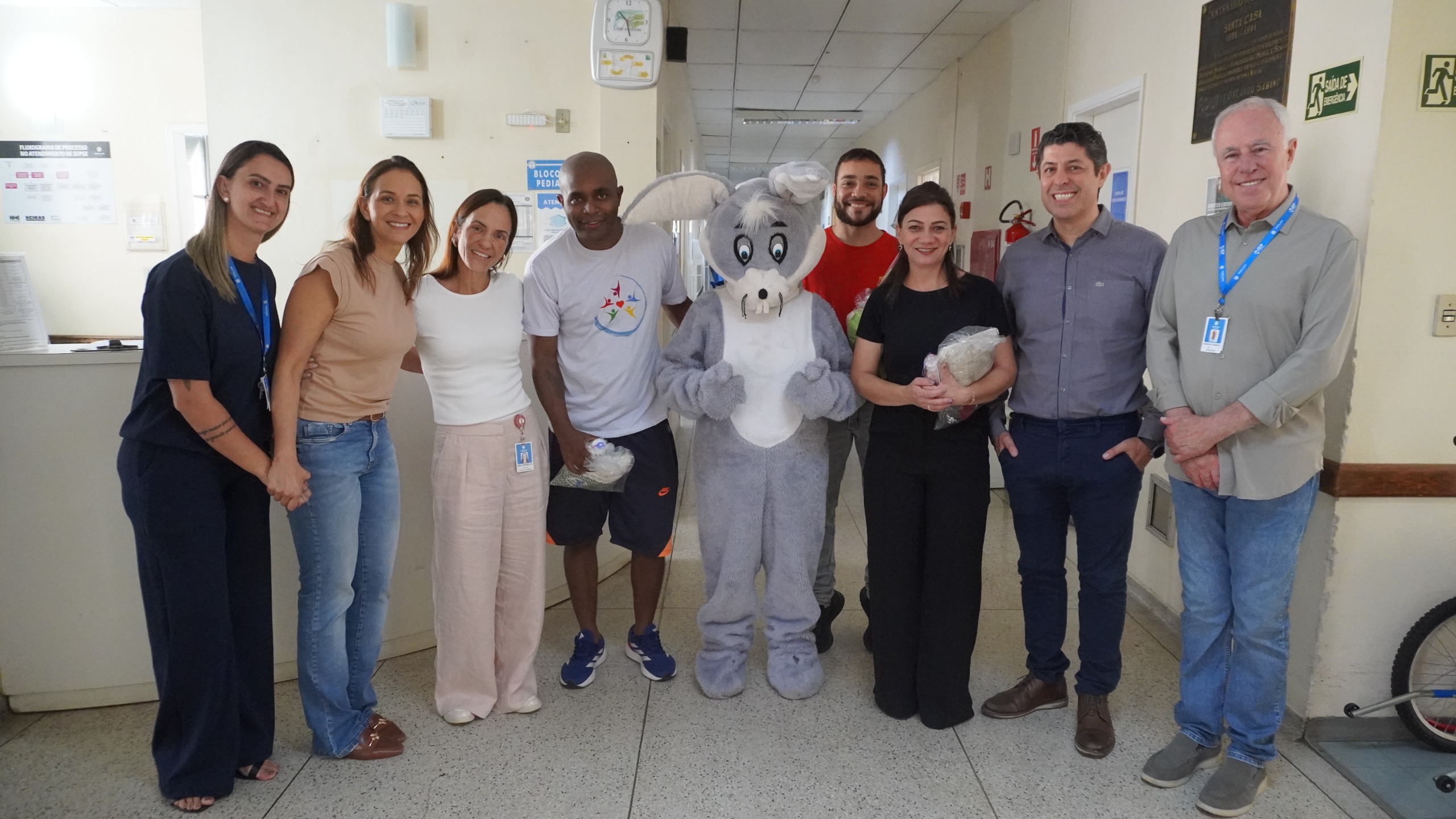 Ações de Páscoa levam acolhimento e alegria a pacientes da Santa Casa de São Carlos