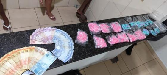 🚨 Homem suspeito de abastecer tráfico é preso com mais de 300 pinos de cocaína em São Carlos