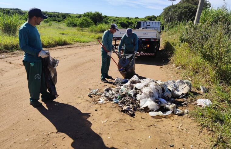 📌 Limpeza em área próxima ao trevo de Ibaté remove dois caminhões de lixo