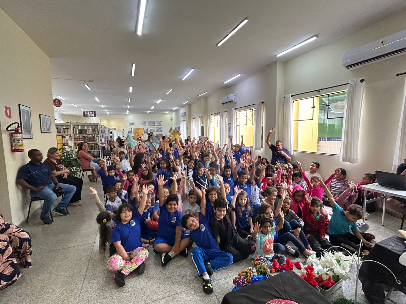 📌 Biblioteca Municipal de Ibaté recebe contação de histórias em celebração ao Dia Nacional do Livro Infantil