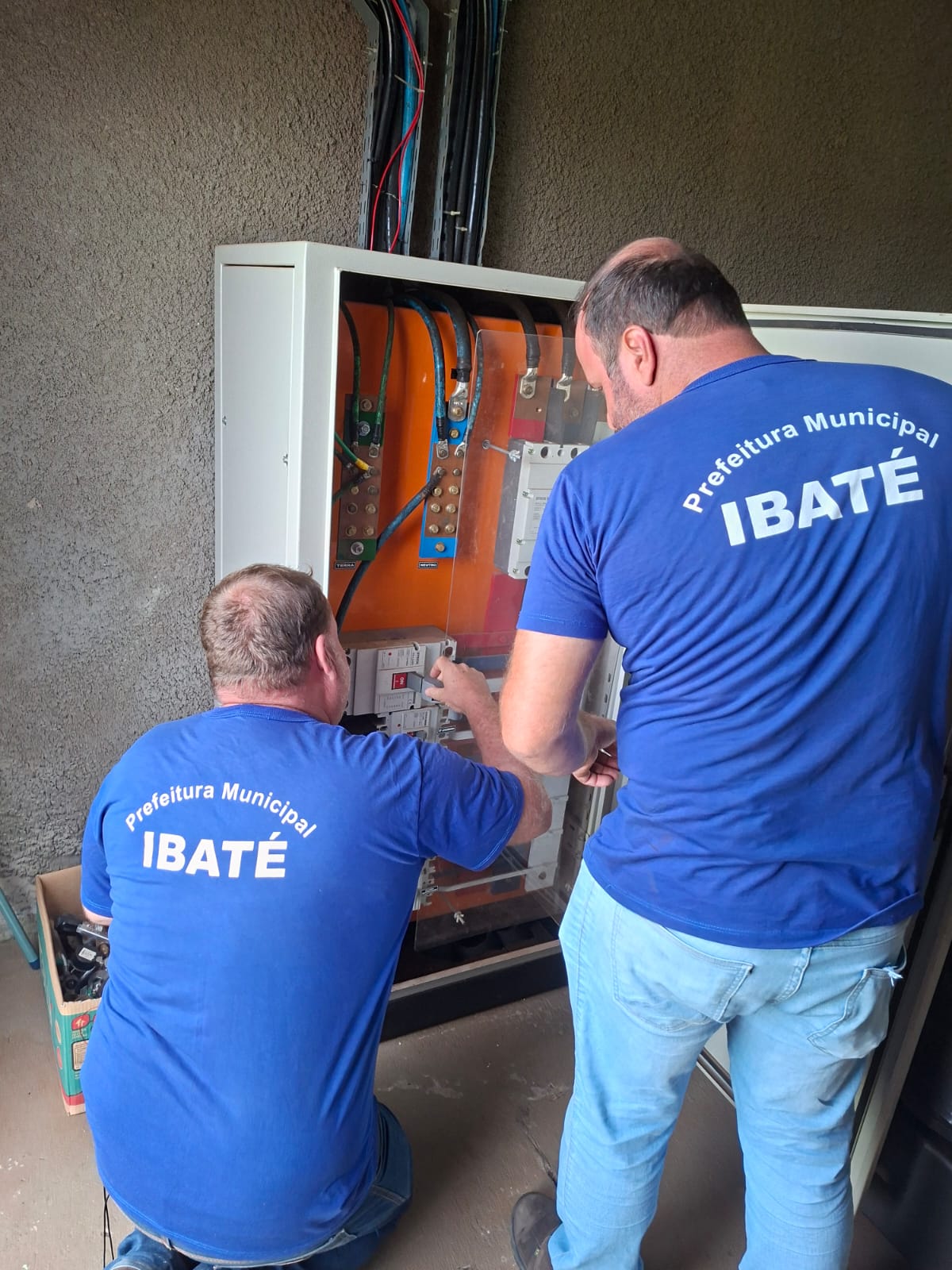 📌 Manutenção preventiva reforça segurança elétrica no Hospital Municipal de Ibaté