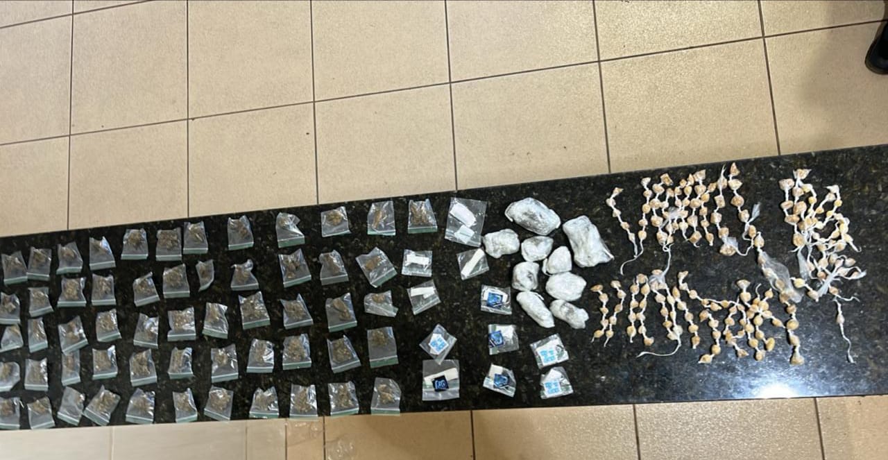 🚨 Operação da Polícia Militar apreende adolescente com drogas em São Carlos