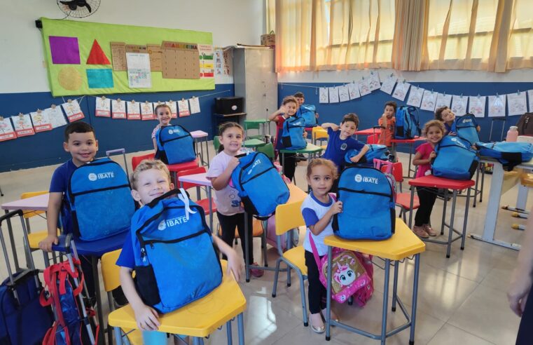 🎒 Prefeitura de Ibaté inicia entrega de uniformes escolares para alunos da rede municipal