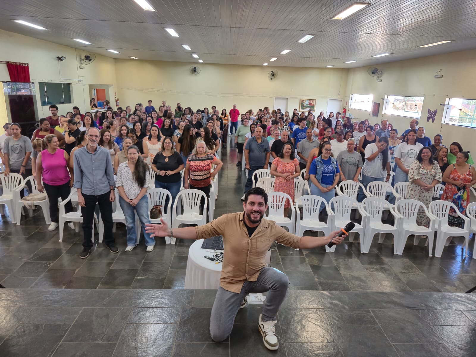 📌 Formação reúne servidores de apoio da Educação e reforça valorização profissional em Ibaté