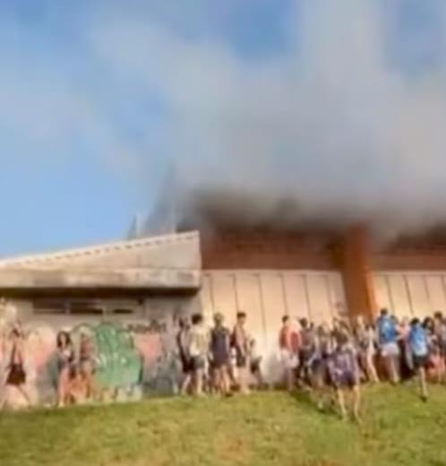 🚨 Sinalizadores causam evacuação de ginásio durante jogos universitários em São Carlos