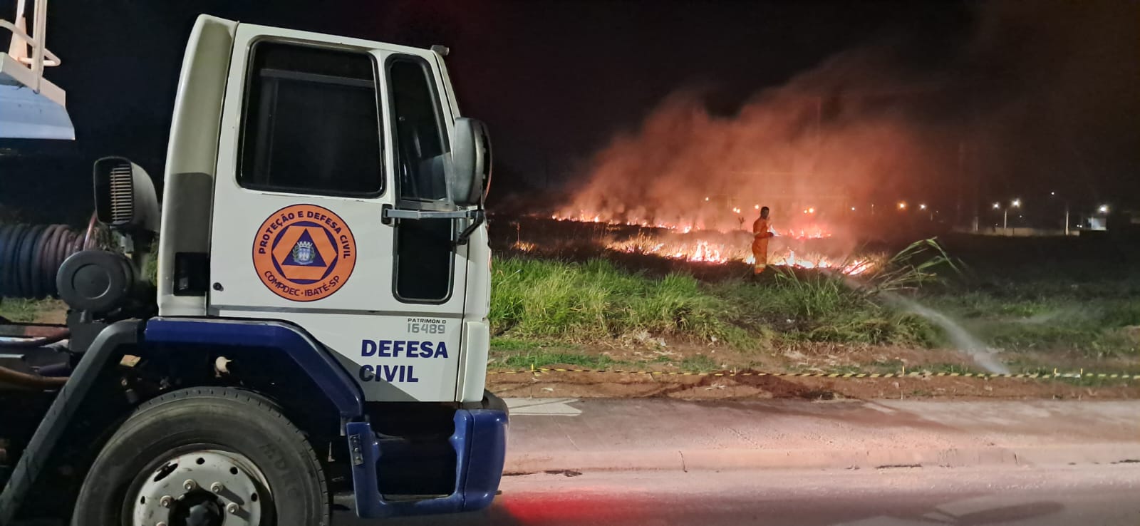 🚨 Ação rápida da Defesa Civil evita danos maiores em incêndio em Ibaté