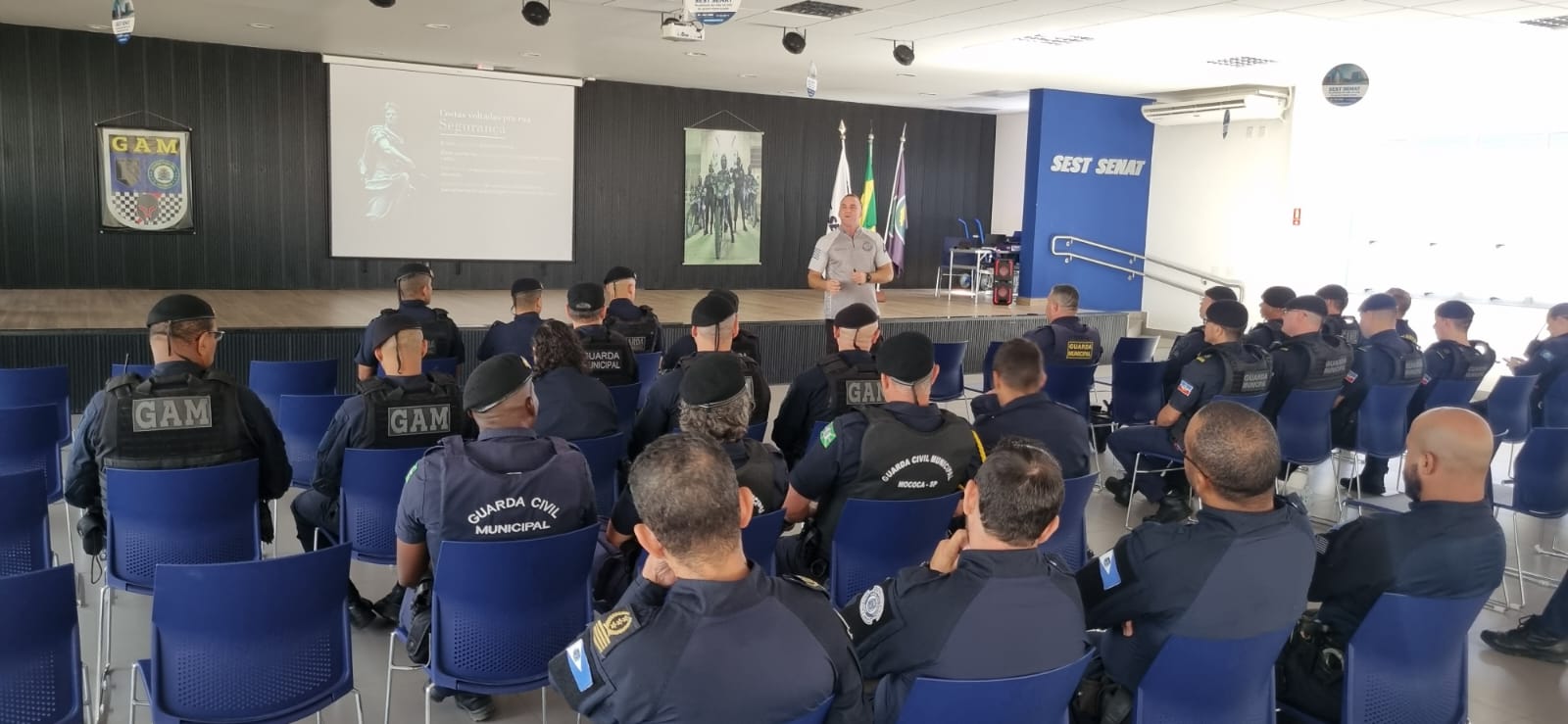 🚨 Guardas Municipais de Ibaté se qualificam em palestra com especialista do BAEP