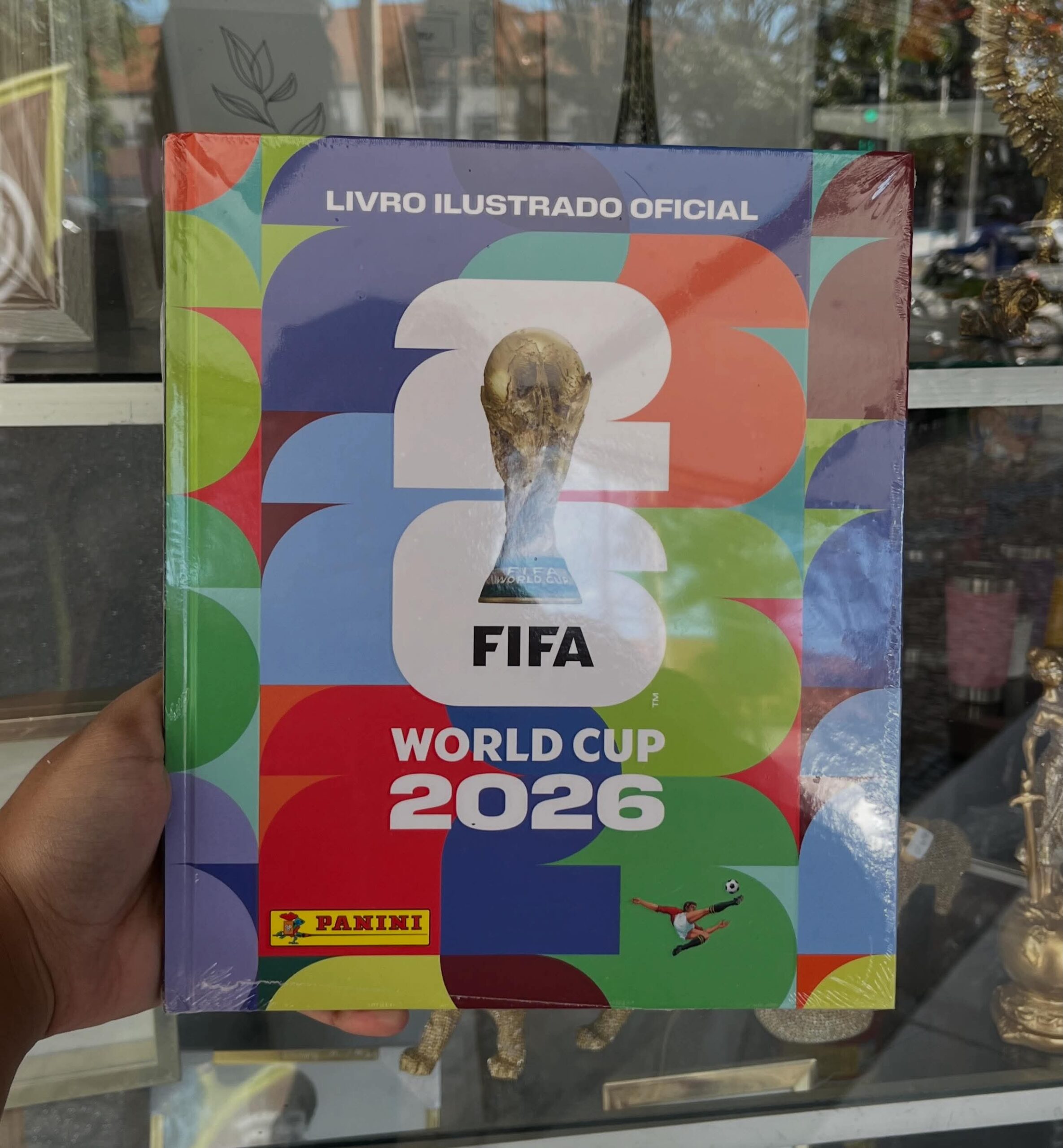 Livraria e Papelaria Central já está com uma super novidade para os apaixonados por futebol e colecionadores! ⚽🏆