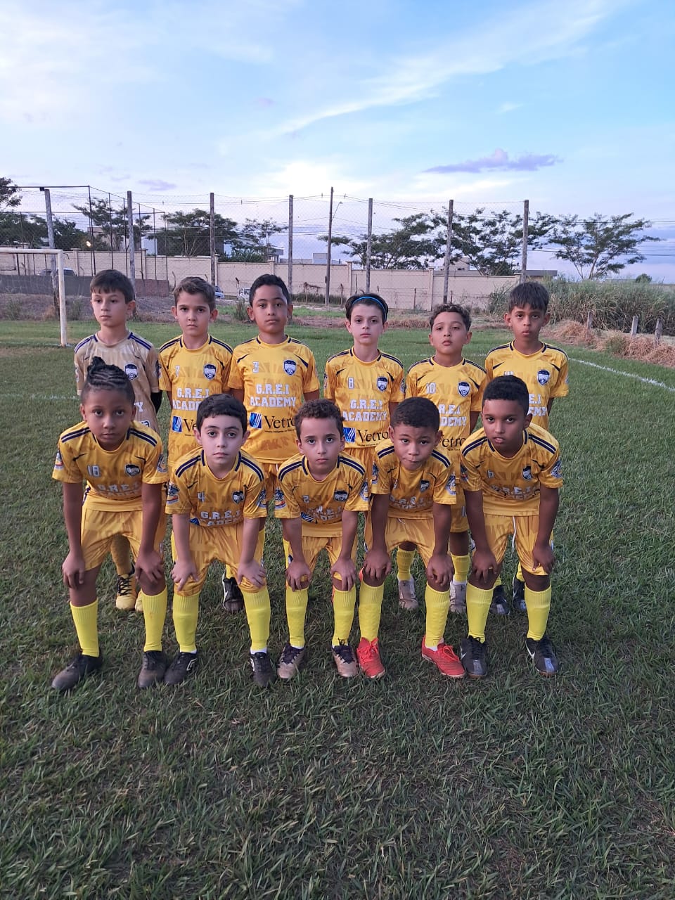 🏆 Na segunda rodada do Campeonato 5º Morada do Sol, em Araraquara, a Grei Academy mostrou a força de seus talentos e, entre eles, o nome de Nicollas Alves brilhou de forma especial.