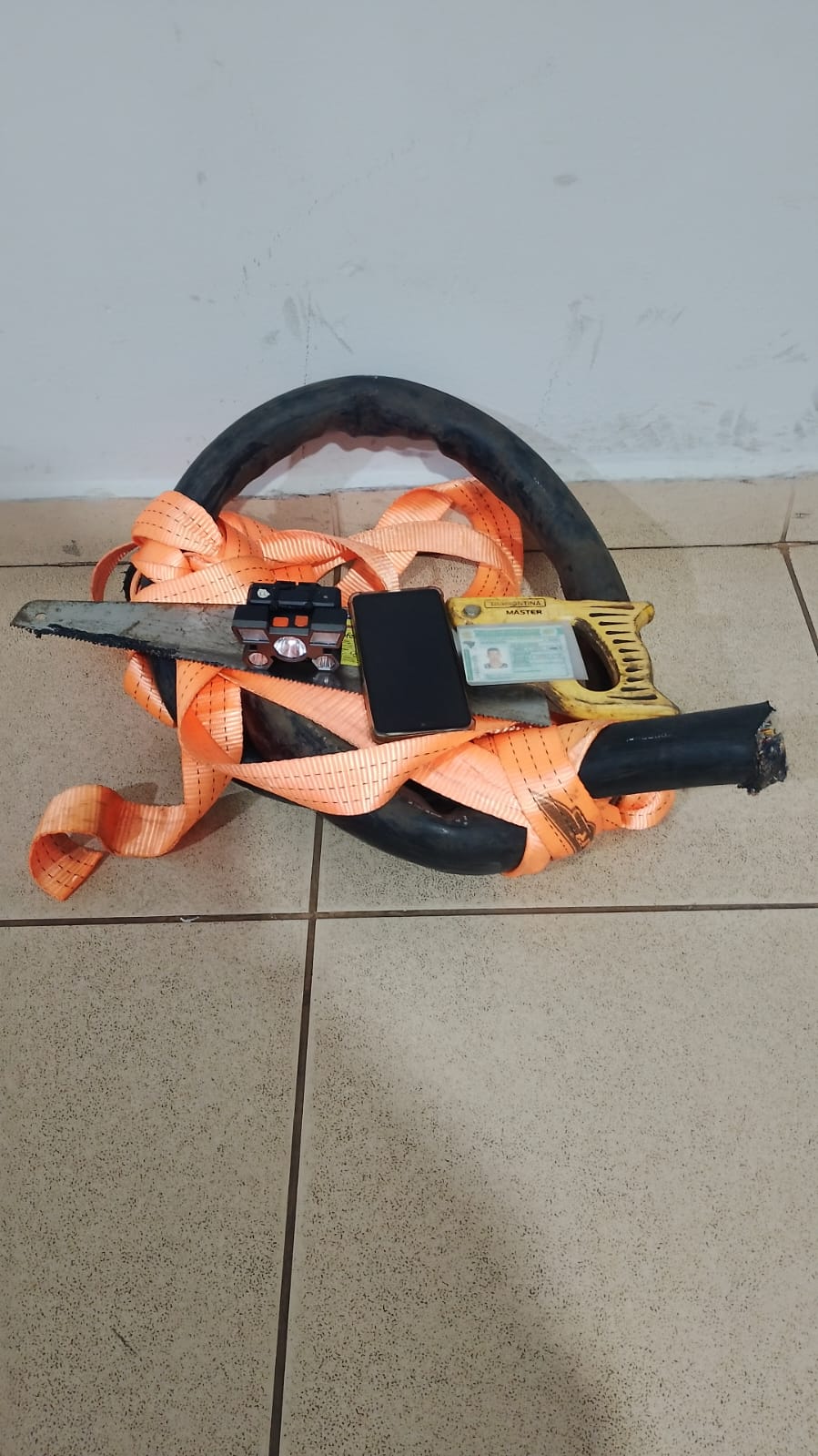 🚨 Suspeito é detido por furto de fiação no Centro durante a madrugada