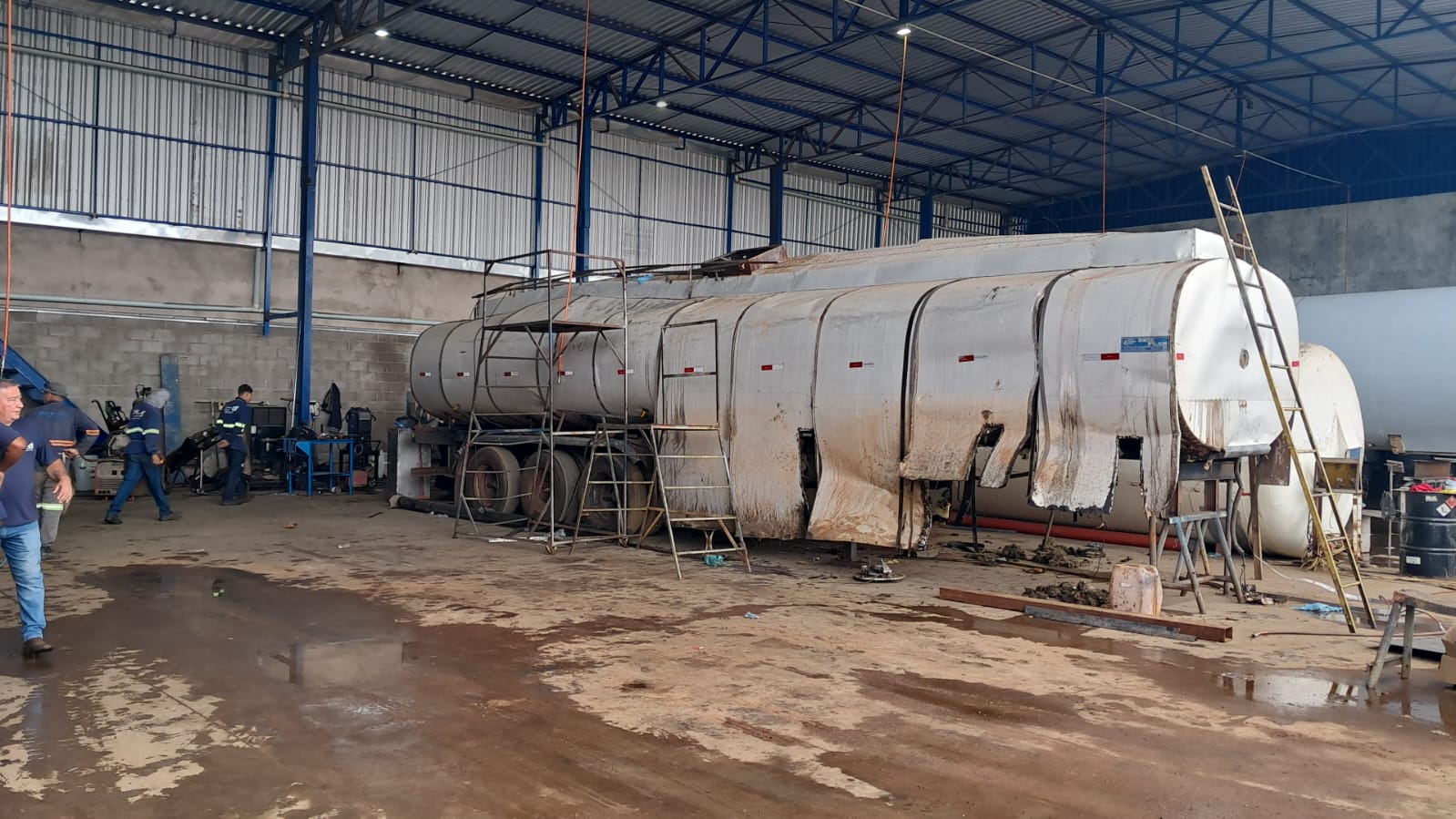 🚨 Trabalhador sofre acidente em fábrica no Distrito Industrial de Ibaté e é socorrido pela Defesa Civil e Guarda Municipal