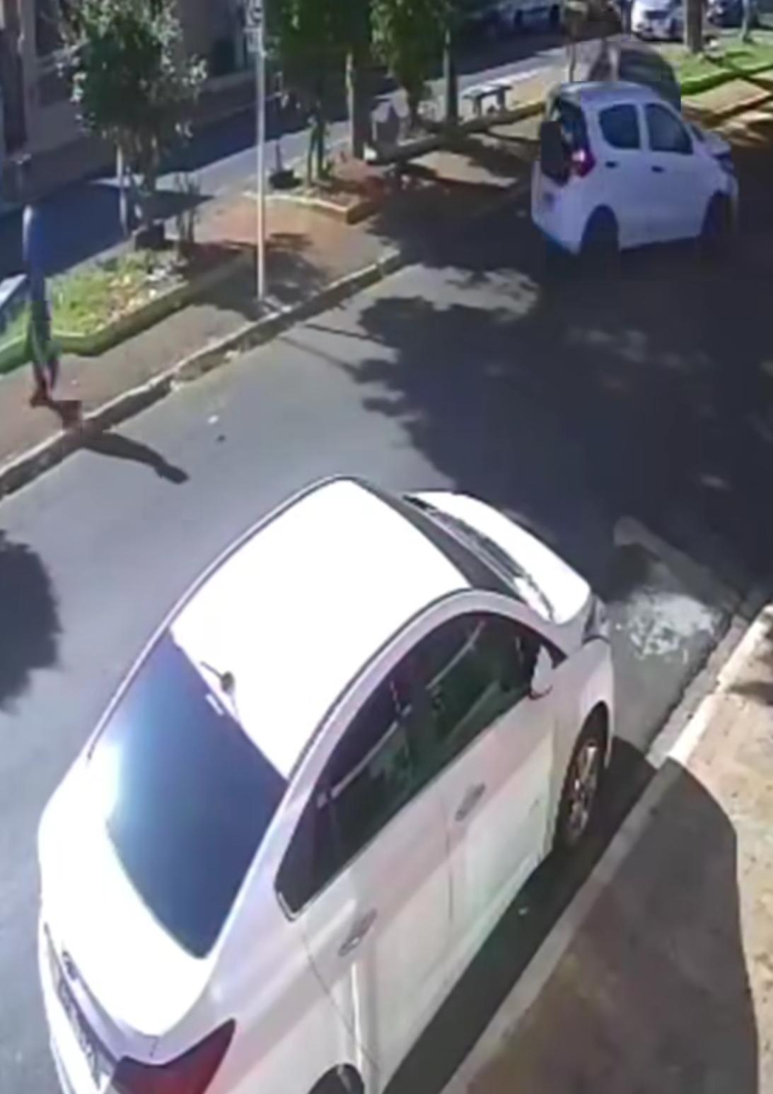 🚨 Motorista passa mal ao volante e provoca colisão na Avenida Teixeira de Barros, em São Carlos