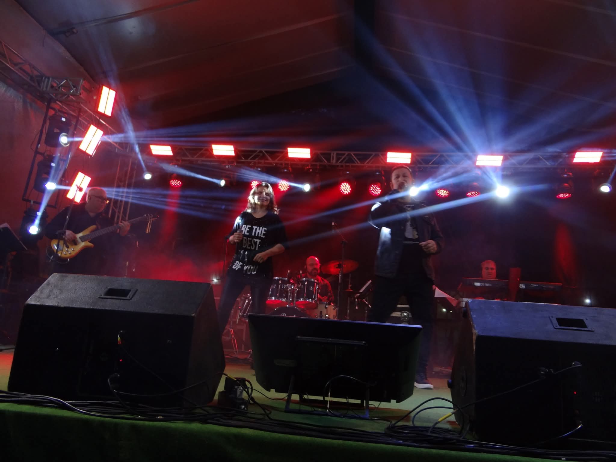 📌 A comemoração pelos 133 anos de Ibaté ganhou um brilho especial na noite de sábado com o show da banda Geração 90, realizado na Pirâmide. O evento reuniu um grande público e proporcionou momentos de muita alegria, emoção e celebração.