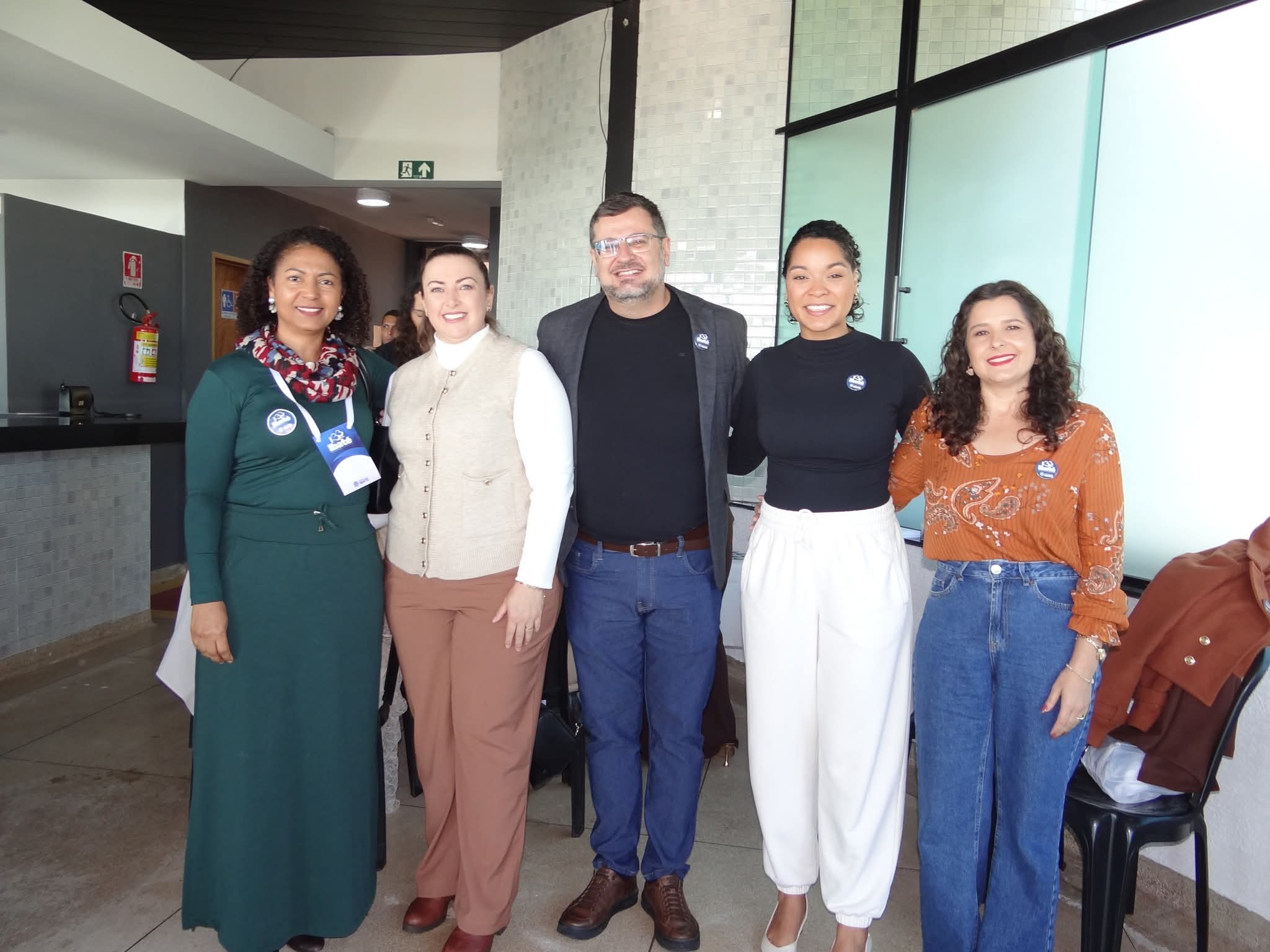 📌 O Desfile Cívico em celebração aos 133 anos de Ibaté neste domingo,foi um espetáculo de emoção,beleza e sentimento de pertencimento. Com o tema “Ubuntu: Eu sou porque nós somos”, o evento tocou o coração de todos os presentes ao transmitir uma mensagem profunda de união, respeito e solidariedade.