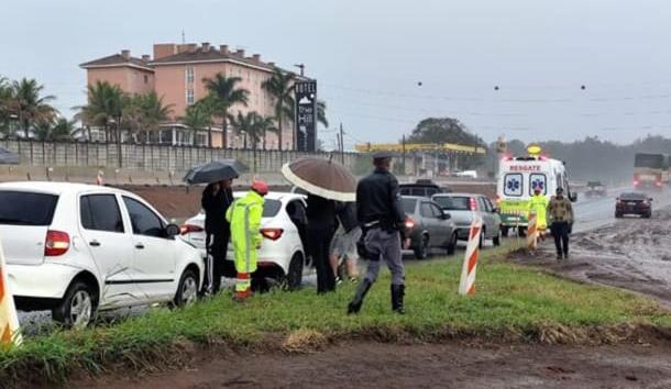 🚨 Colisão traseira na Washington Luís deixa mulher ferida em São Carlos