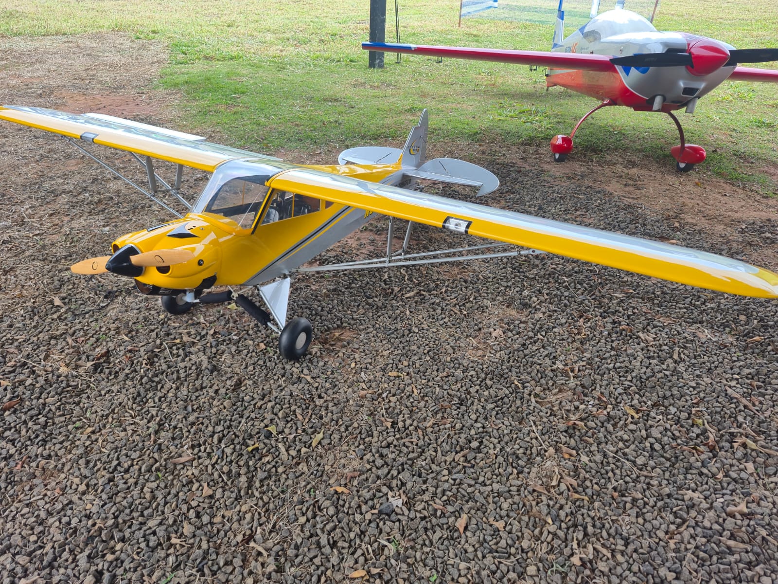 📌 Festival de Aeromodelismo e show da Banda Geração 90 encantam público nas comemorações dos 133 anos de Ibaté