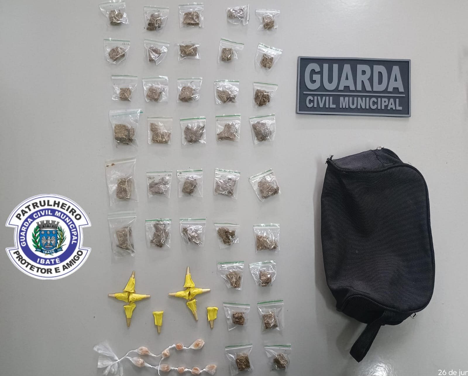 🚨 Suspeito é preso por tráfico de drogas após tentativa de esconder entorpecentes em telhado de PSF em Ibaté